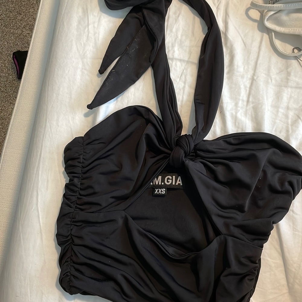I AM GIA BLACK TWIIST HALTER TOP